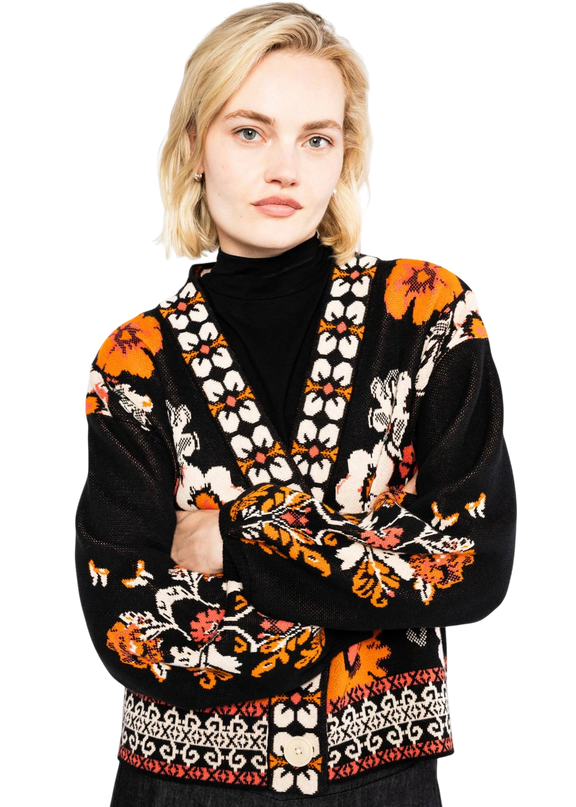BLUTSGESCHWISTER VEST CHARMING STORYTELLER, OPULENT ROSE CARPET
