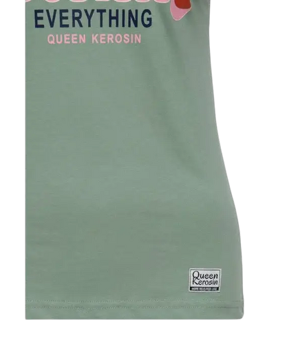 QUEEN KEROSIN REINA DE TODO MALDITO, VERDE