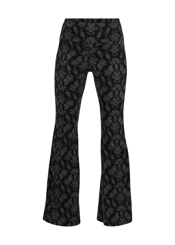 On a Winters Day Flared princess tapestry black