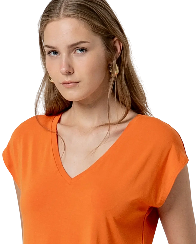 SURKANA V-NECK T-SHIRT