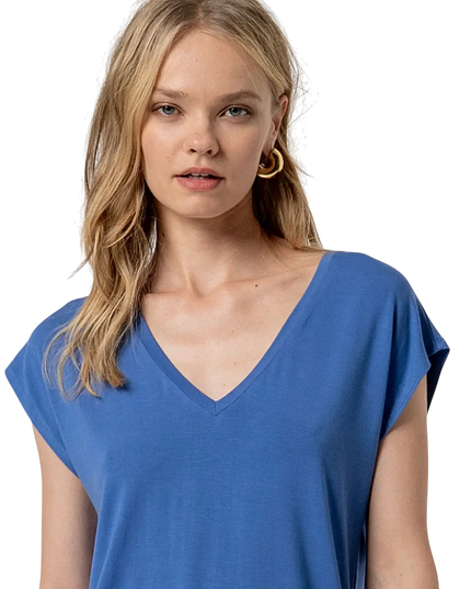 T-SHIRT SCOLLO A V BLU