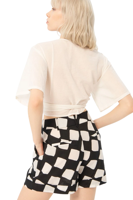 Surkana short, zwart-wit