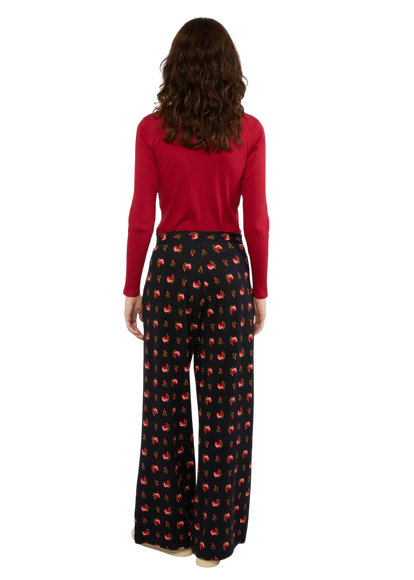 Die Beene von Marlene Blackbird