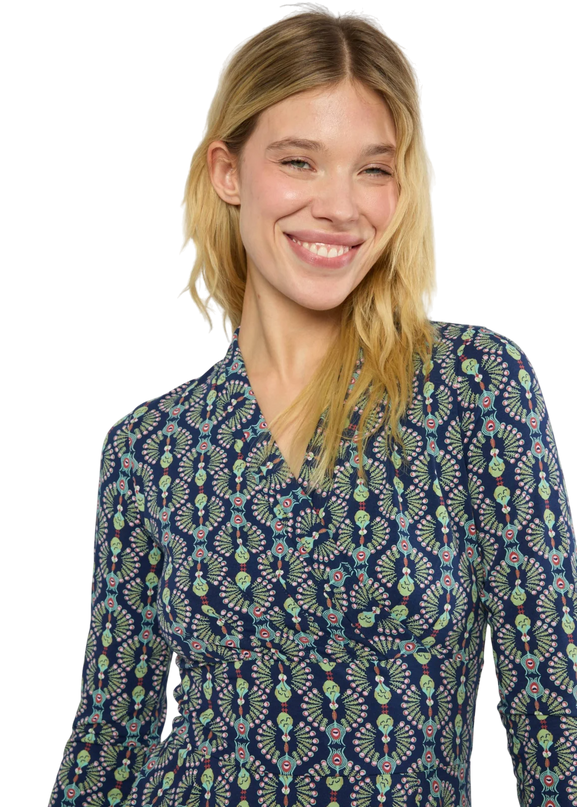 Shalala Tralala Shawl, feather duster