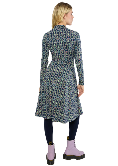 Shalala Tralala Shawl, feather duster