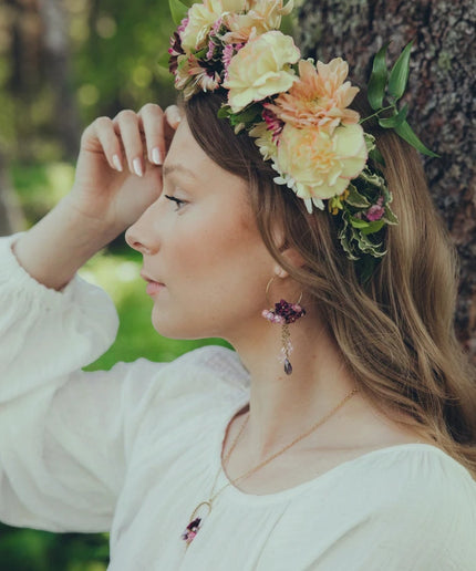 PENDIENTES DE ARO WILD ROSE DE DAUGHTER OF THE NORTH, CHAPADOS EN ORO DE 18K
