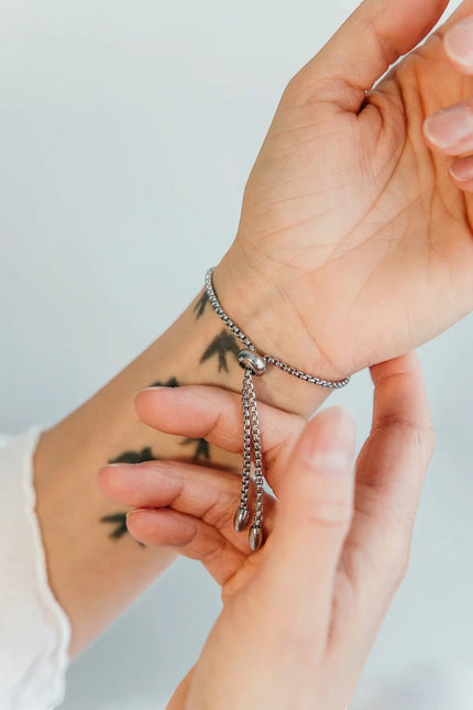 DAUGHTER OF THE NORTH FORGET ME NOT BRACELET