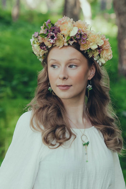 DAUGHTER OF THE NORTH ARCTIC STARFLOWER HOOP OORBELLEN