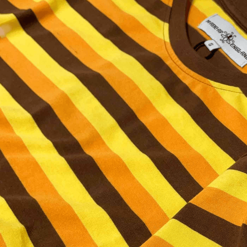 T-shirt Beatwave Retro anni '70 a righe surf in Arancione/Giallo/Marrone