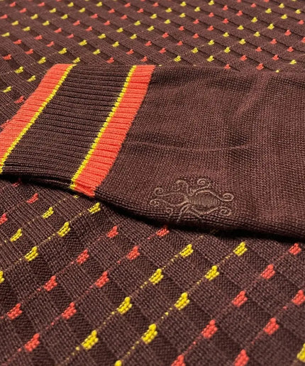 MADCAP COLTRANE mod-inspireret jacquardstrikket poloshirt med tekstureret stregmønster, brun