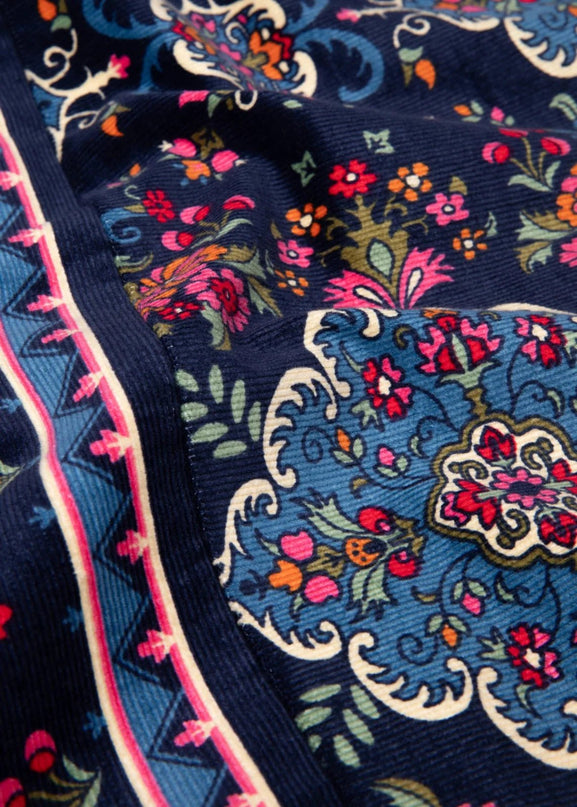 Dreamy Eyes", carpet of history