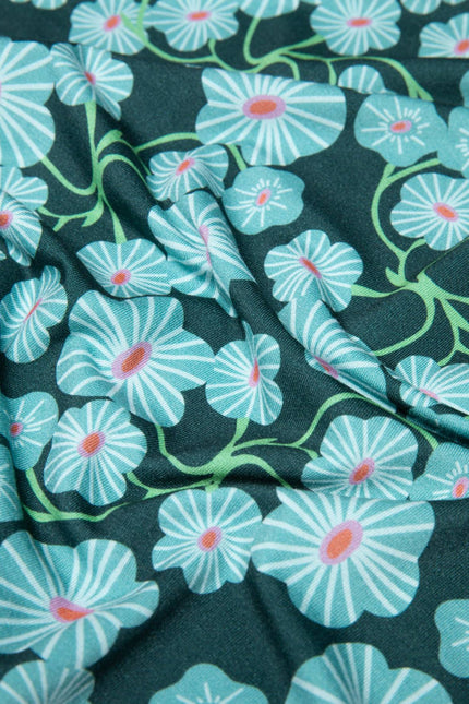 BLUTSGESCHWISTER Abito Midi Now We Are Talking Ease, nella radura primaverile