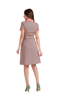 Monique vintage coral flower