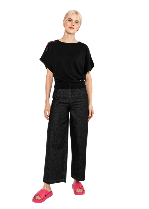 PICNIC FRIEND, ELEGANT LADY IN BLACK